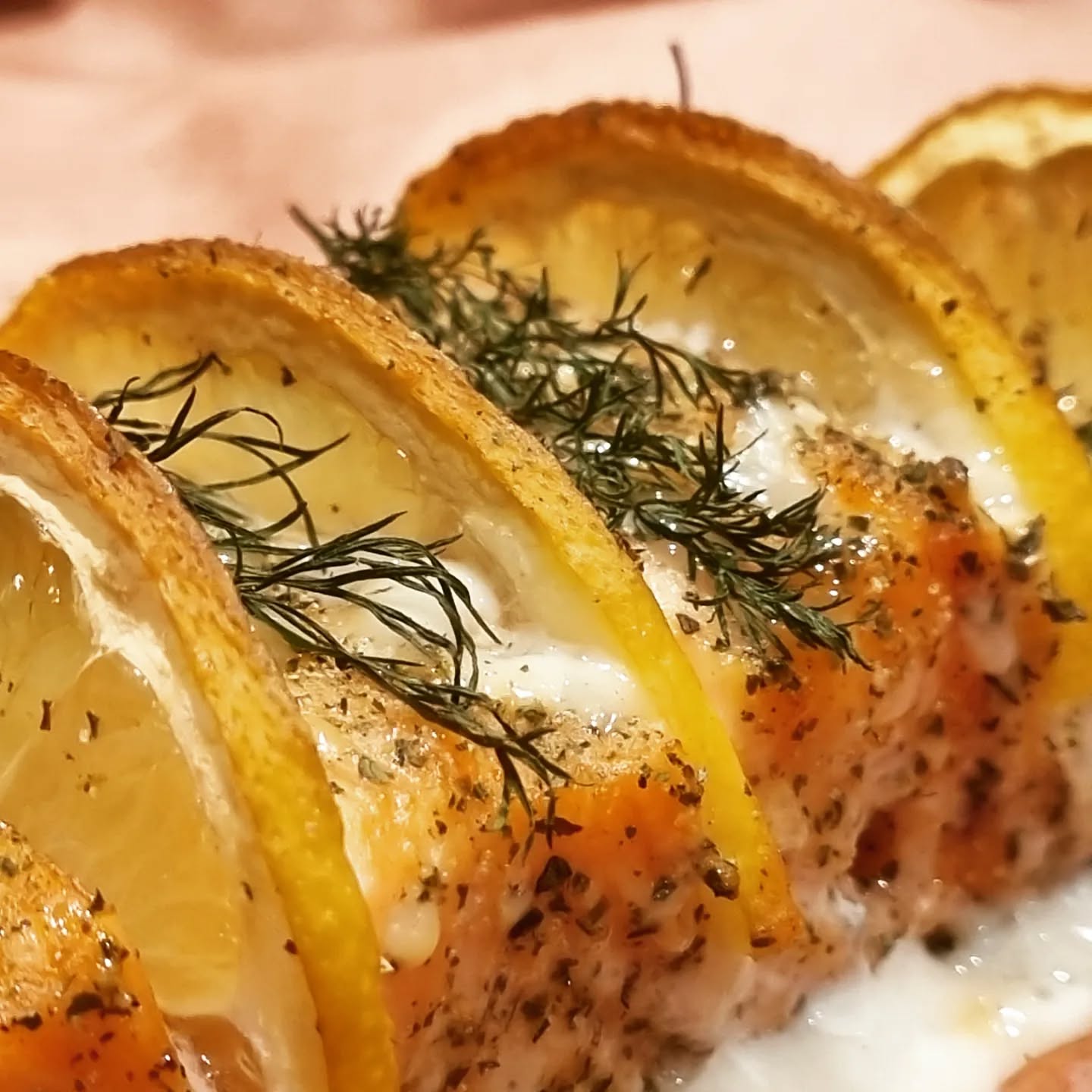 Lachs auf Zedernholz